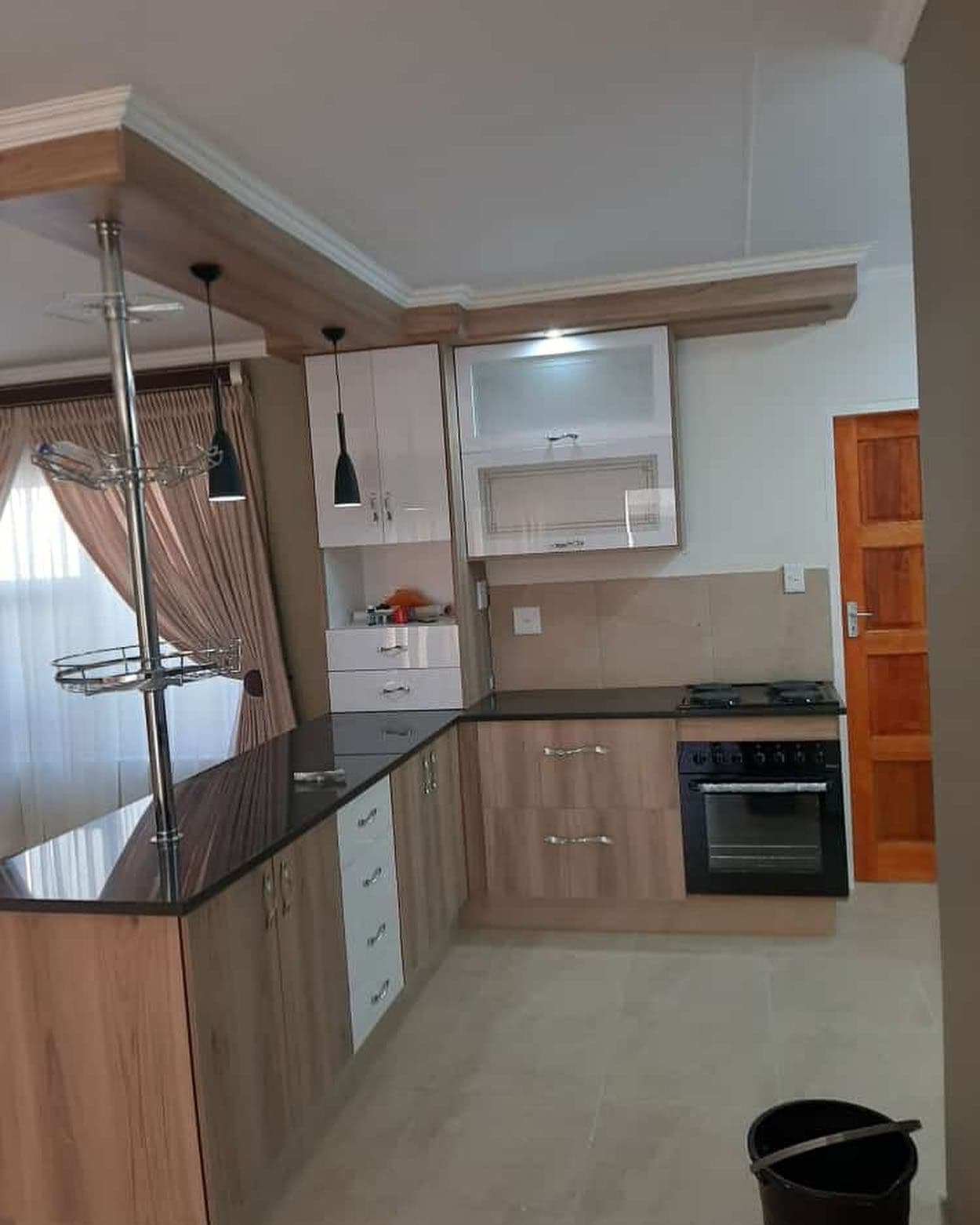 Kitchen Sets & Wardrobes