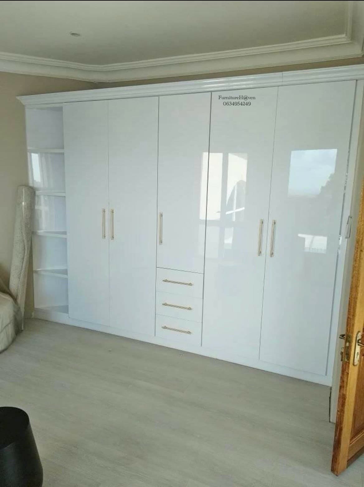 Kitchen Sets & Wardrobes